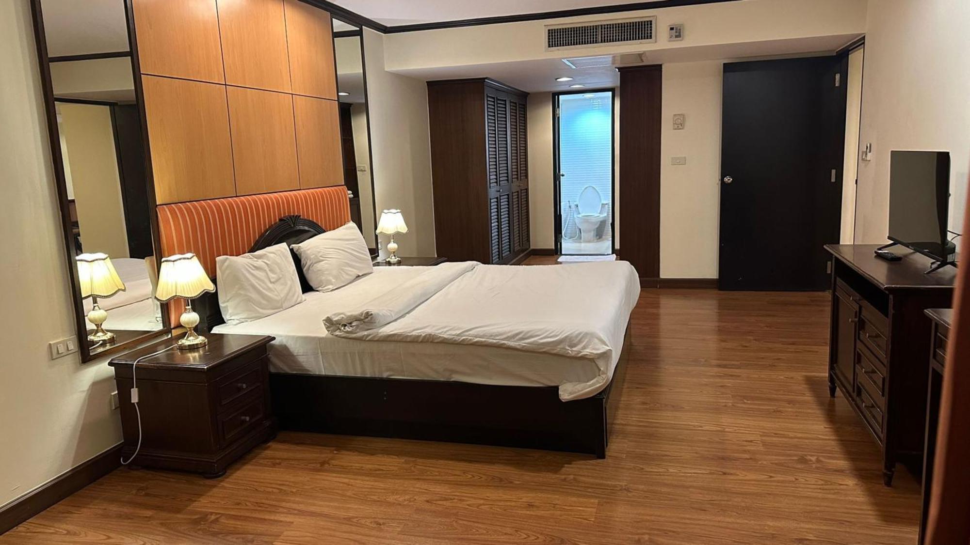 Hotel Omni Tower Sukhumvit Nana Direct Bangkok Exterior foto