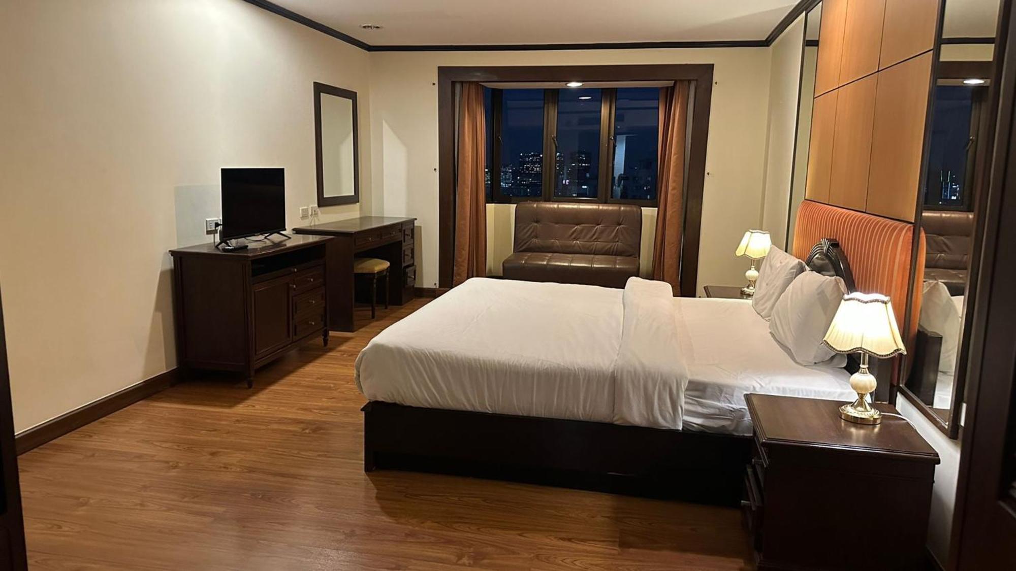 Hotel Omni Tower Sukhumvit Nana Direct Bangkok Exterior foto