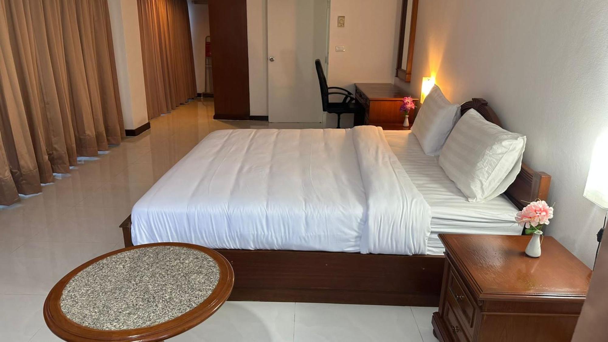 Hotel Omni Tower Sukhumvit Nana Direct Bangkok Exterior foto