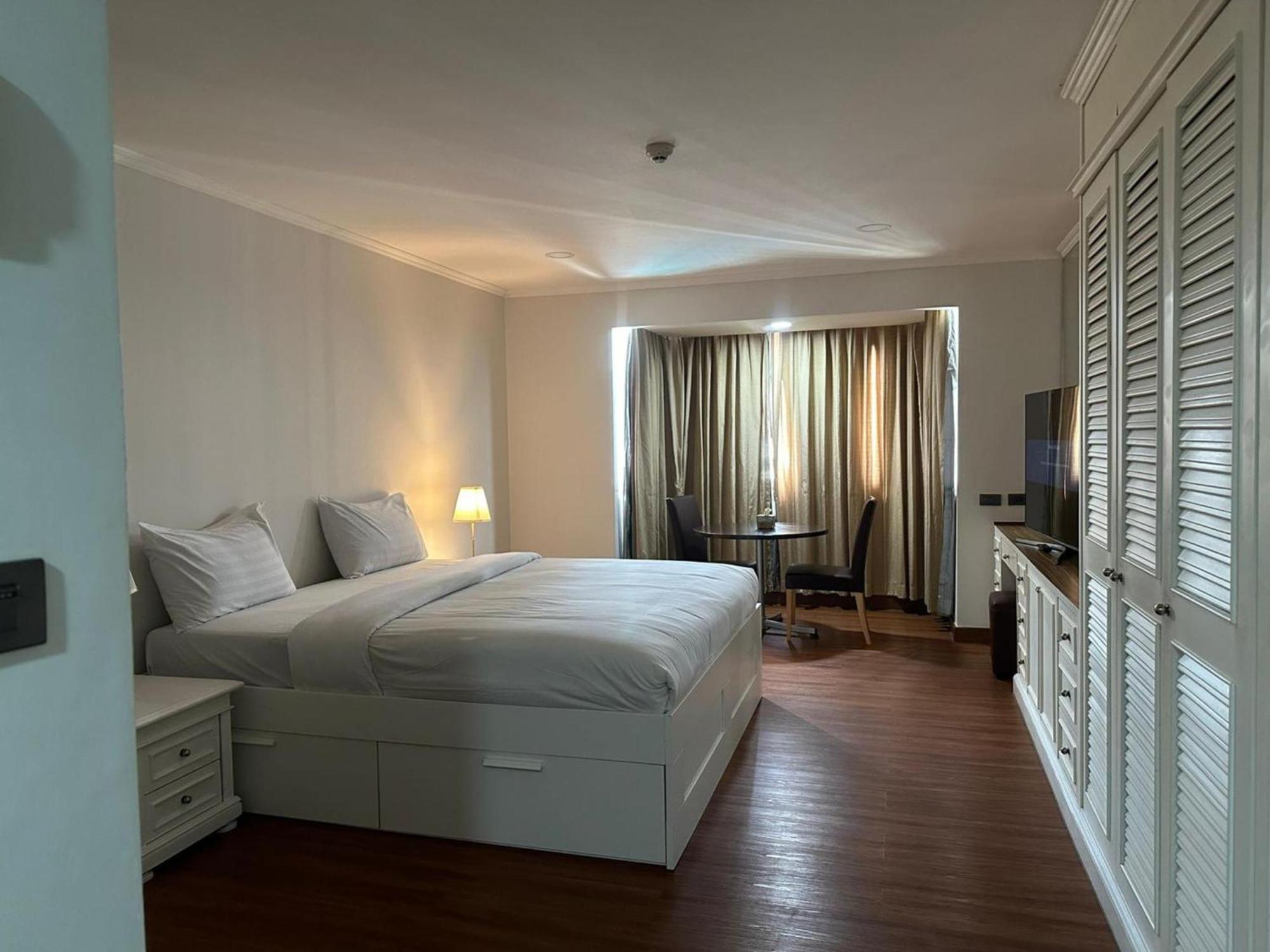 Hotel Omni Tower Sukhumvit Nana Direct Bangkok Exterior foto