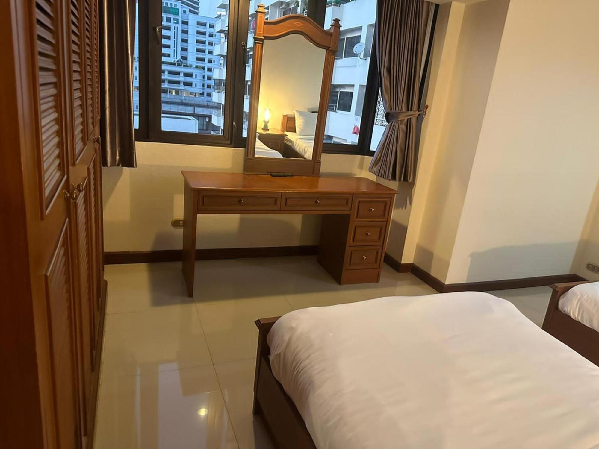 Hotel Omni Tower Sukhumvit Nana Direct Bangkok Exterior foto